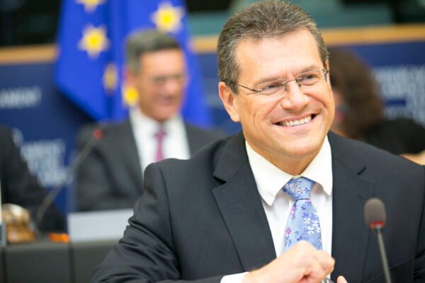 EU Warns Against Tariff Threats as Trump Sets June Deadline for 50% Trade Penalty EU Warns Against Tariff Threats as Trump Sets June Deadline for 50% Trade Penalty