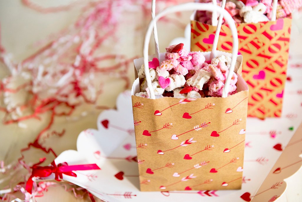 How To Start A Personalized Party Favor Business: A Complete Guide for 2025