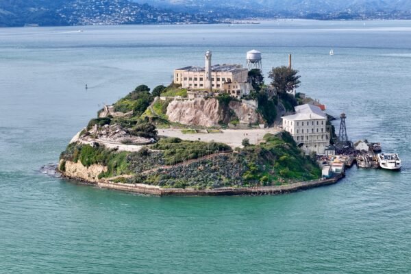 Trump Proposes Reopening Alcatraz Prison Amid Criticism and Feasibility Concerns Trump Proposes Reopening Alcatraz Prison Amid Criticism and Feasibility Concerns