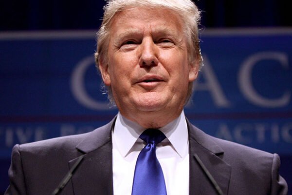 Trump Defends Plan to Use Qatar’s Luxury Jet as Temporary Air Force One Amid Legal Scrutiny