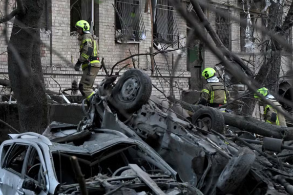 At Least 15 Killed in Intense Russian Strikes on Kyiv Amid Ongoing Conflict