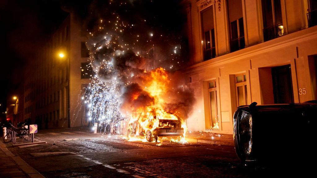 Hundreds Arrested in Paris After PSG’s Champions League Win Sparks Unrest